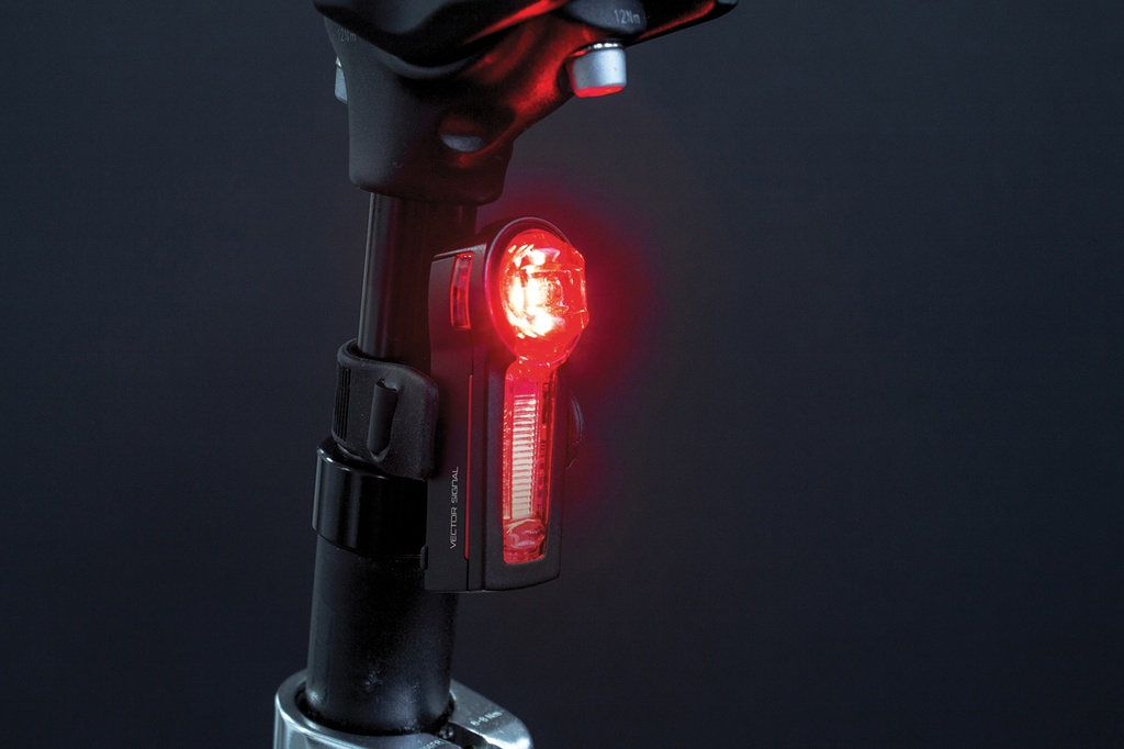 Trelock LS 440 LIGHTHAMMER 40 + LS 740 akkumulátoros első+hátsó lámpa szett