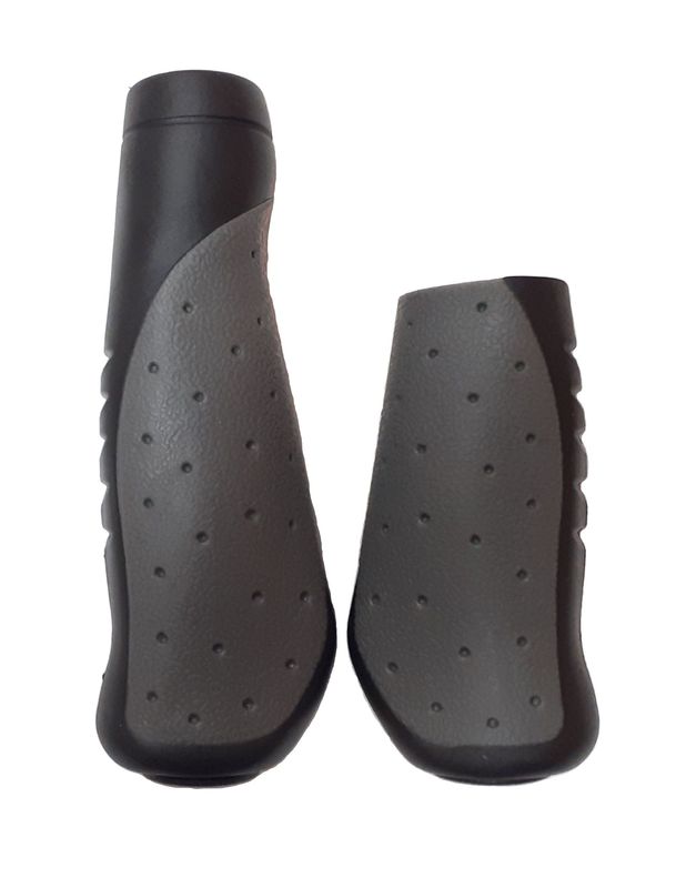 Kétkomponensű ergonomikus markolat pár 132/95 mm fekete/szürke