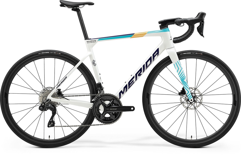 MERIDA SCULTURA 6000 V3 XL GYÖNGYFEHÉR (KÉK-TEAM)(CY25)