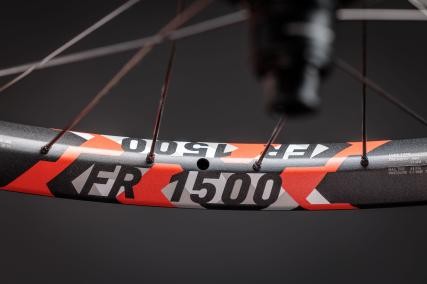 Abroncs DT Swiss FR 1500 (FR541)  29' 28h fekete 30mm