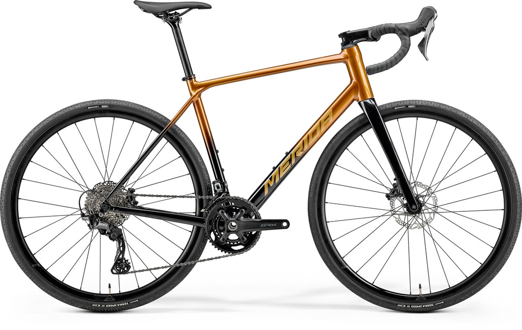 MERIDA SCULTURA ENDURANCE GR 700 S VADMÉZ (FEKETE)
